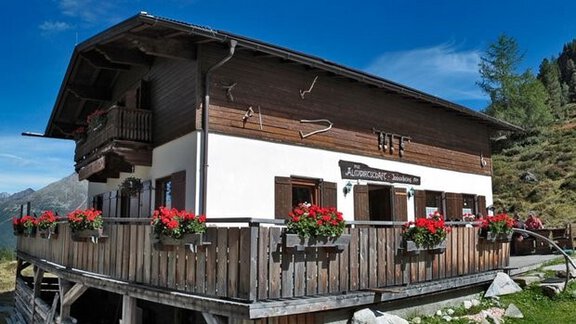 Innerbergalm2 - Summer - Ötztal Tourismus Büro Längenfeld