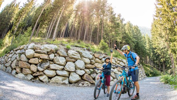 E-biking on the Ötztal cycle route - Judith Schöpf