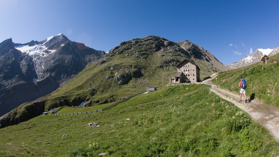 Hike to the Martin-Busch-Hütte - Ötztal Tourismus 