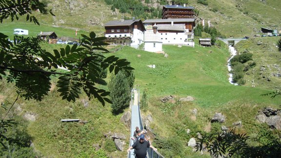 The suspension bridge below the Rofenhöfe - Bianca Klotz