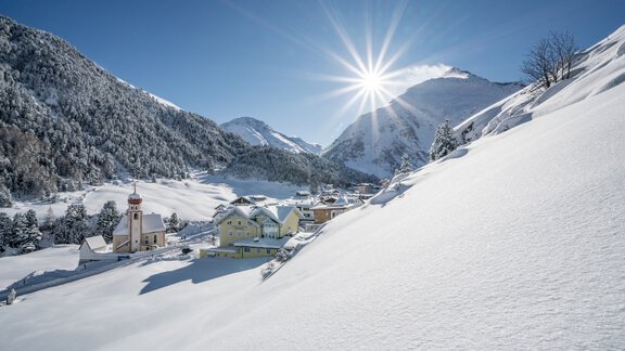 Das Bergsteigerdorf mit Blick zur Talleitspitze - Bianca Klotz