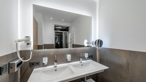 Badezimmer_Waschtisch - Alpenappartement Central Valley Penthouse - Längenfeld