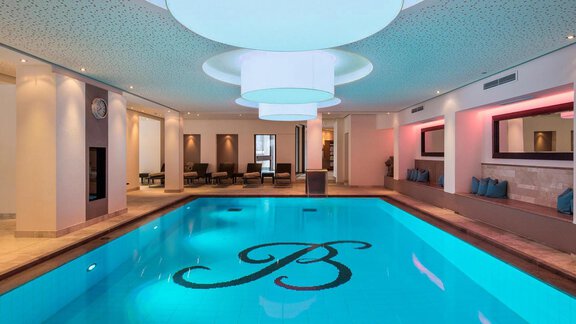 Hotel_Bergwelt_Obergurgl_Luxury-Spa-Pool-innen-bel - Art & Relax Hotel Bergwelt - Obergurgl 