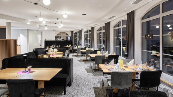Dining room with panoramic view - Hotel Alpenaussicht - Obergurgl 