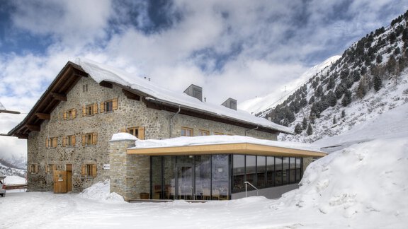 Universitätszentrum Parkplatzsicht - Universitätszentrum Obergurgl - Obergurgl 