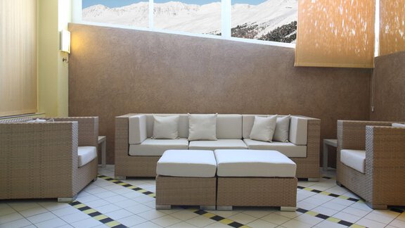 Sitzgelegenheit mit einzigartigem Ausblick - Hotel Olympia - Obergurgl 