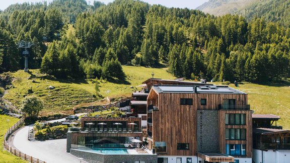 2800x1900_ansicht_sommer_02 - Grünwald Resort Sölden - Sölden