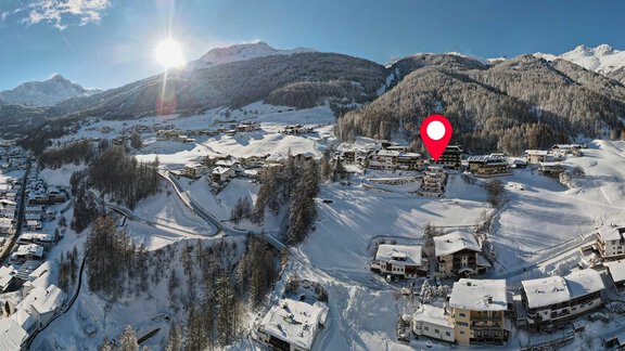 Winter-Lage-mit-Kirche-02 - Panoramablick - Sölden