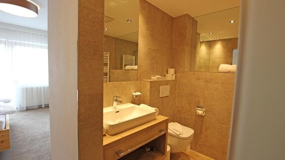 Alpin Doppelzimmer Bad - Alpenhotel Laurin - Hochgurgl