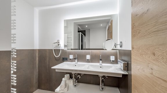 LEFT_Badezimmer - Alpenappartement Piccard N°5 - Obergurgl 