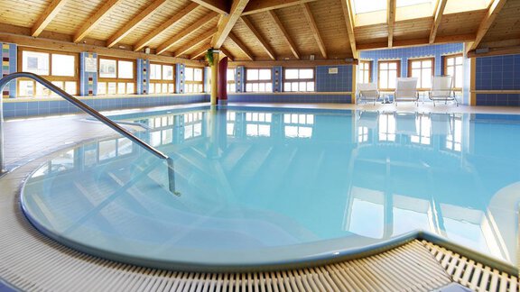 Schwimmbad 1 - Appartementhaus SUNUP - Sölden