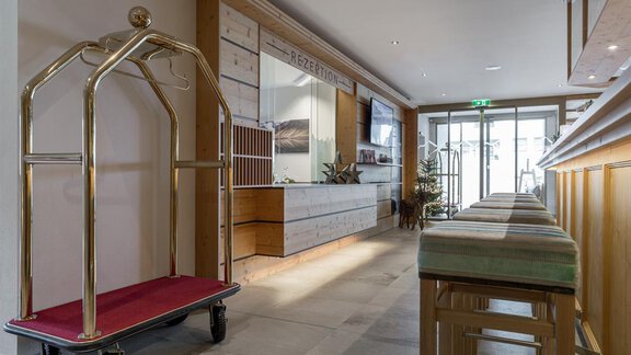 Hoteleingang_Rezeption - Skihotel Haus Gurgl - Obergurgl 