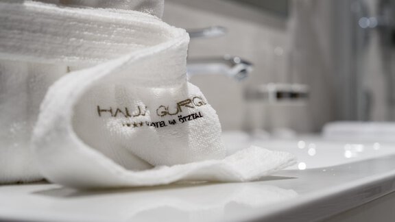 Bademäntel mit Haus Logo - Skihotel Haus Gurgl - Obergurgl 