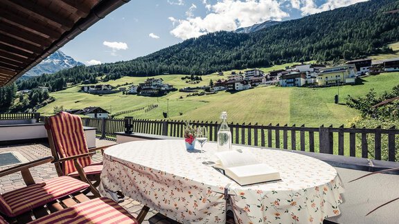 Appartementhaus Leni Balkone - LENI MOUNTAIN APPARTEMENTS - Sölden | © Rudi Wyhlidal