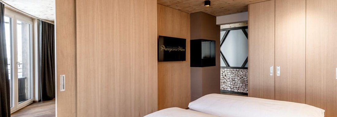 Hotel-Angerer-Alm_Suite_Gesamtansicht_gross-1200x8 - Hotel Angerer Alm - Hochgurgl