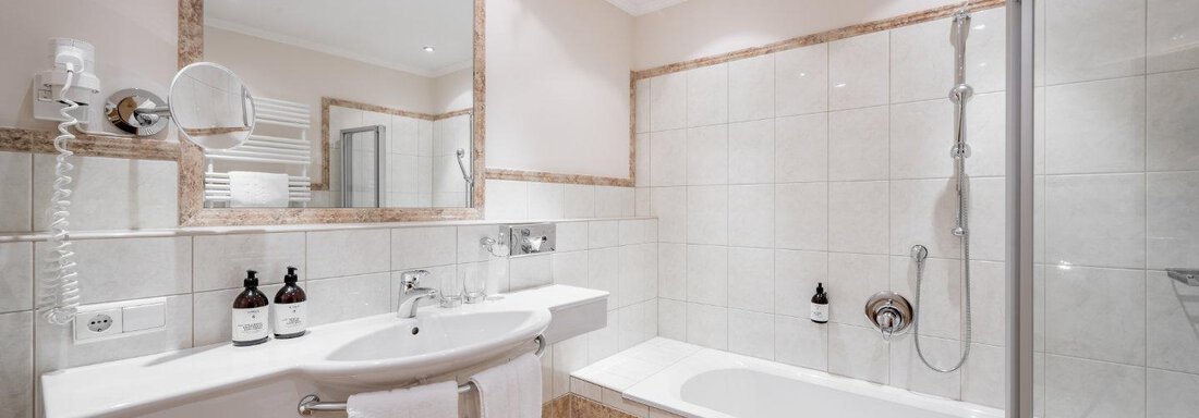 Bathroom - SKI | GOLF | WELLNESS Hotel Riml ****S - Hochgurgl