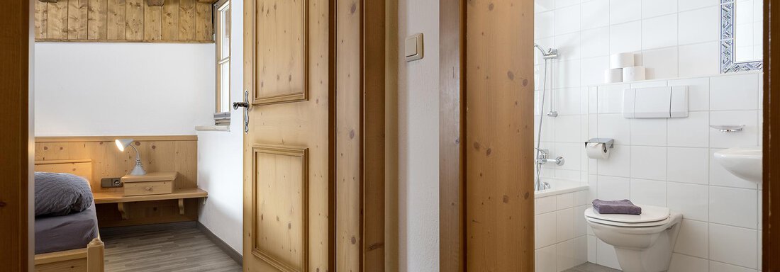 Badezimmer mit Badewanne - Appartementhaus Schalfblick - Obergurgl 