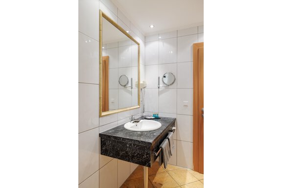 Badezimmer - Hotel Alpenaussicht - Obergurgl 