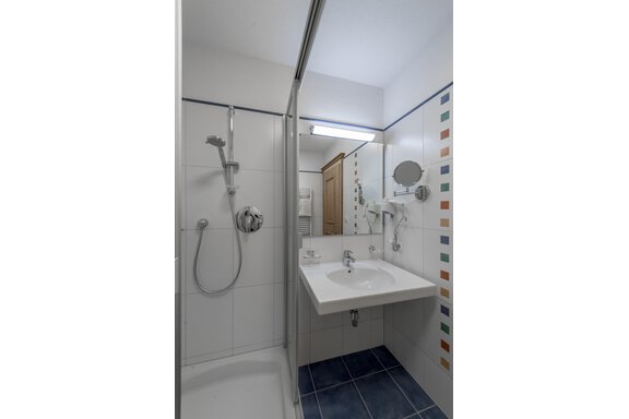 Badezimmer 1 - Landhaus Jenewein - Obergurgl 