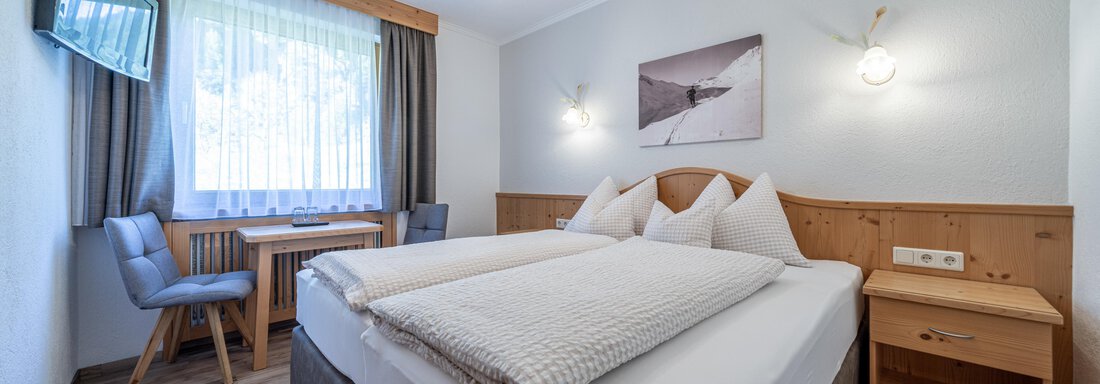 Doppelzimmer ohne Balkon Doppelzimmer ohne Balkon - Pension Bergfrieden - Obergurgl