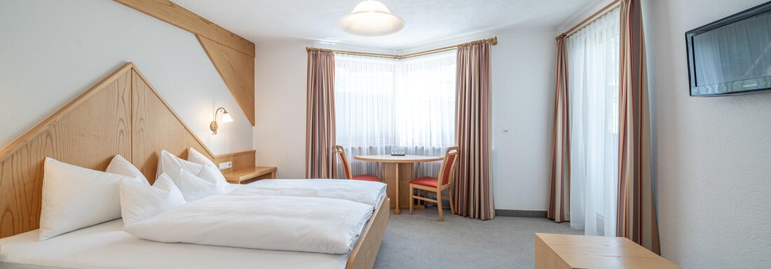 Komfortzimmer mit Ostbalkon Komfortzimmer mit Ostbalkon - Pension Bergfrieden - Obergurgl