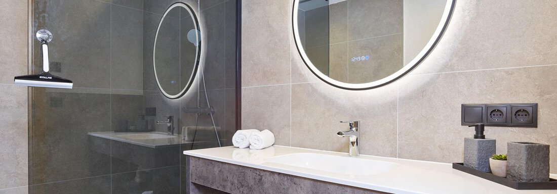Badezimmer mit Dusch STEINBOCK - Hotel Alt Vent - Tyrol - Vent