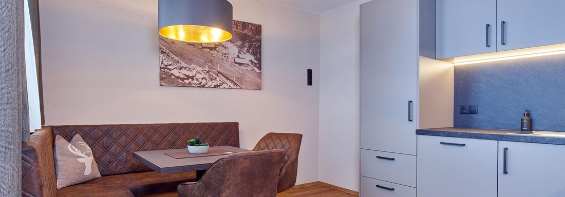 Küche mit Sitzecke REH - Hotel Alt Vent - Tyrol - Vent